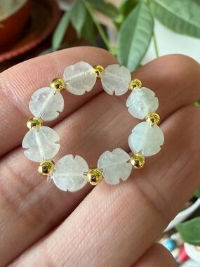 NEW Natural Icy Jadeite White Clover Bead Stretch Ring